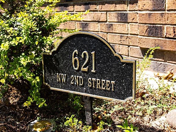 2nd image of 621 NW 2nd St