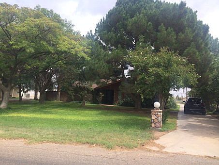 1st image of 8808 Heather Ln