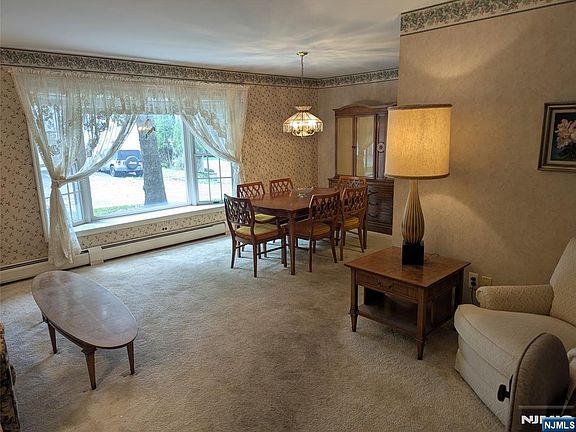 4th image of 31 Maple Avenue #31A