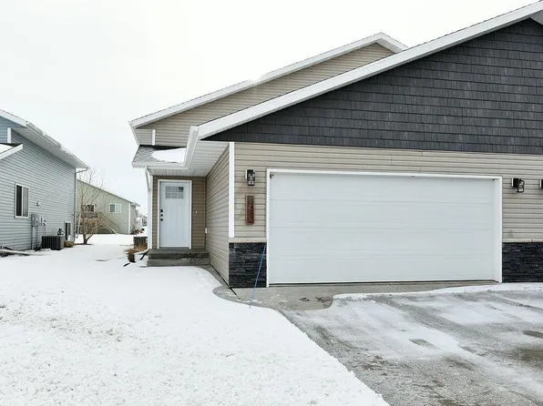 7250 30th St S, Fargo, ND 58104