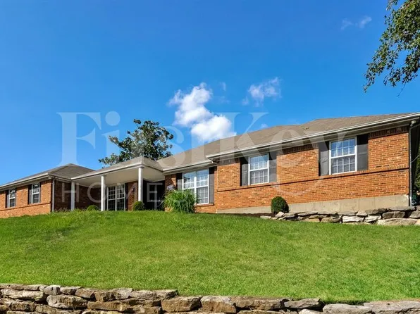 9777 Gerald Dr, Saint Louis, MO 63128