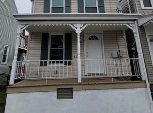 215 N 3rd St, Hamburg, PA 19526