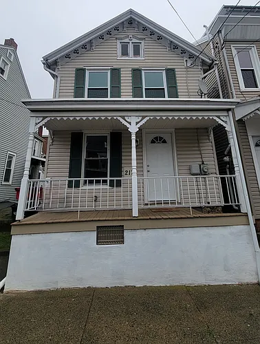 215 N 3rd St Photo 1