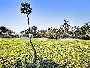 4th image of 1705 Pine Way