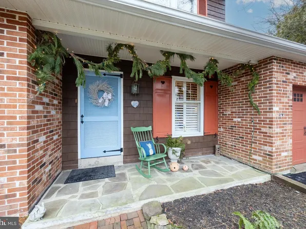 124 Russell Cir, Collegeville, PA 19426