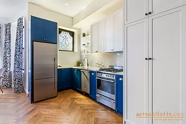 Sold by aptsandlofts.com