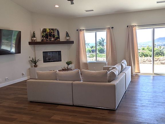 5th image of 15607 Villa Sierra Ln