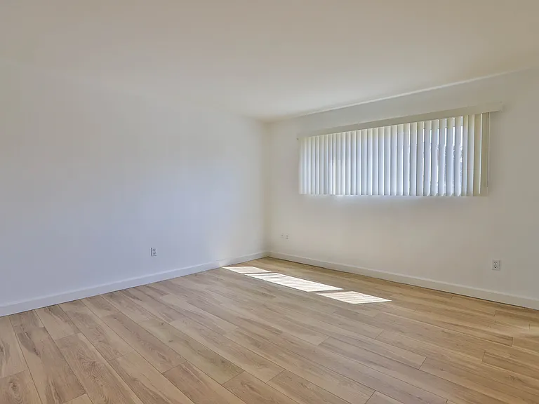 327 W Kelly Ave #B — Photo 19