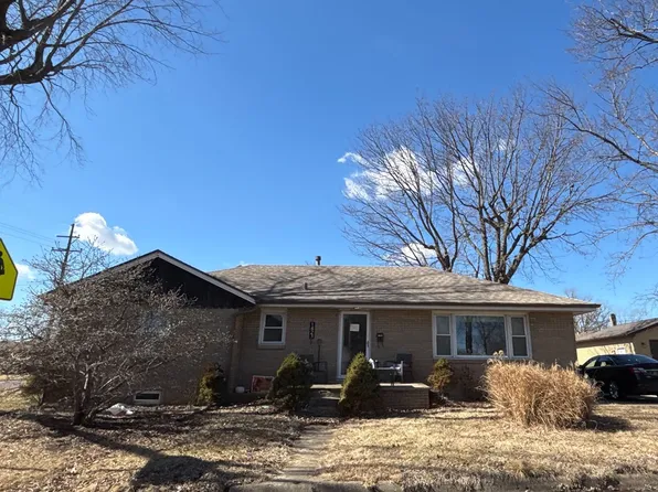 1423 Janssen St, Pekin, IL 61554