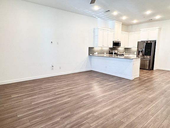 3rd image of 6432 Northern Dancer Dr