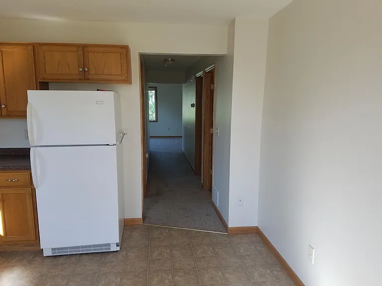236 Cypress St S #1 — Photo 4
