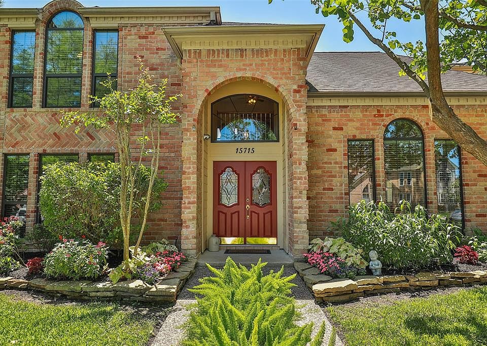 1st image of 15715 Sweetwater Creek Dr