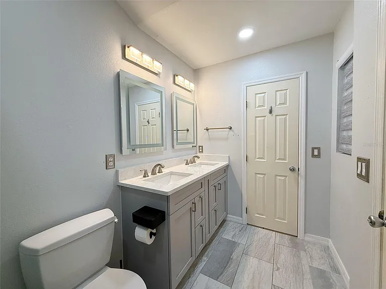132 Robbins Rest Cir — Photo 3
