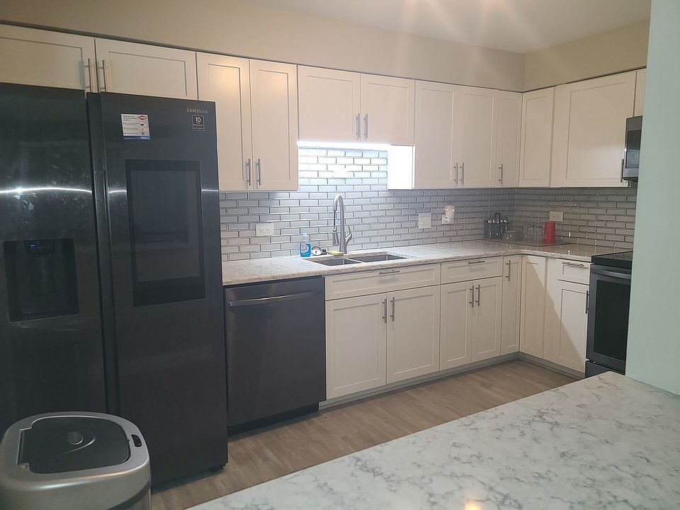 1st image of 22641 Pleasant Dr APT 15