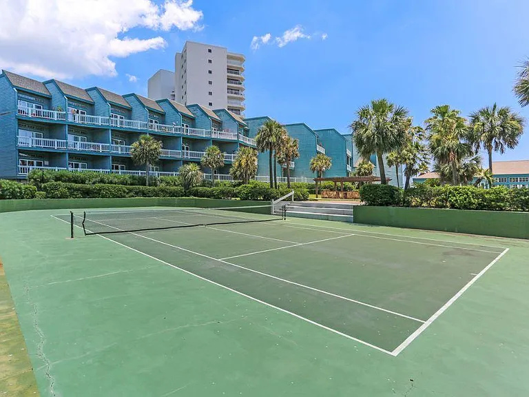 The Oceanfront Galveston Apartments — Photo 48