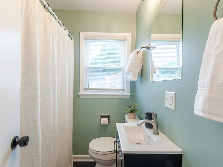 2218 Wayne Ave #B — Photo 18