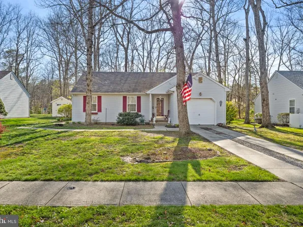 9 Spruce Ave, Hammonton, NJ 08037