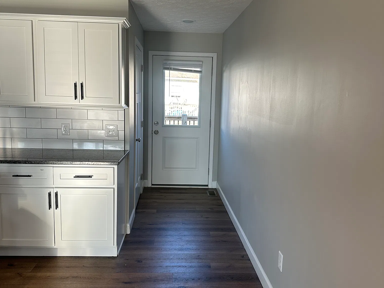 3 bed, 1400 sqft, $1,800 — Photo 1