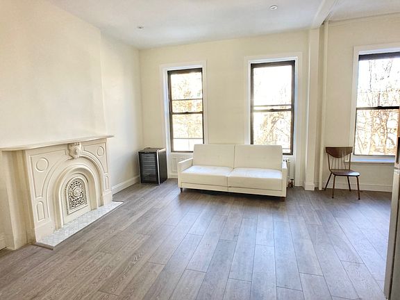 3rd image of 17 Brevoort Pl Floor 2