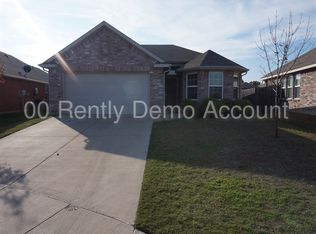 1609 Country Hls, Waxahachie, TX 75165