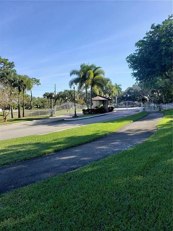 2 bed, 2.0 bath, 1240 sqft, $2,250 — Photo 4