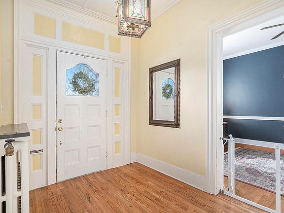 5th image of 404 W Mansion St
