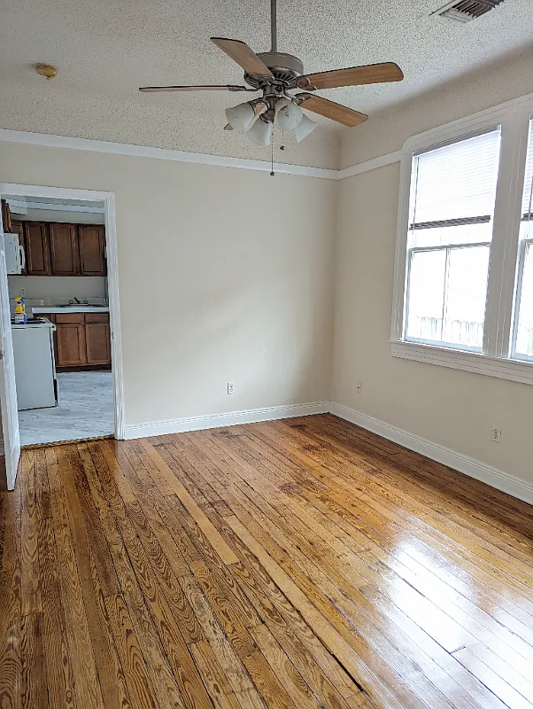 Two Bedroom Apartment (Gentilly) — Photo 4