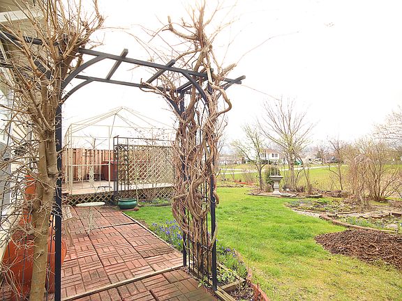 3rd image of 2253 Camden Ln