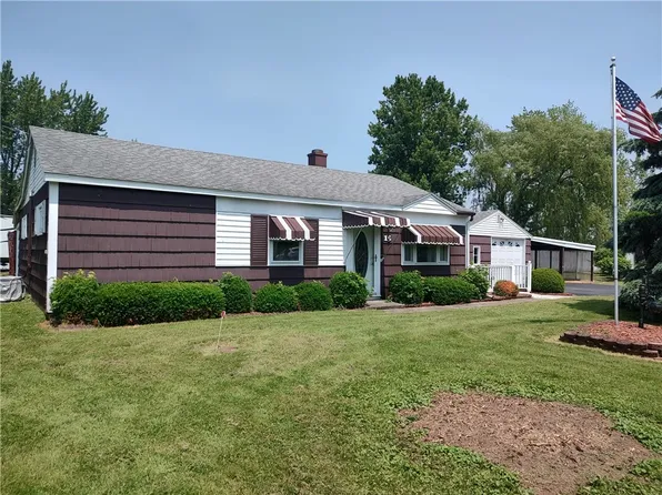 15 Douglas Dr, Waterloo, NY 13165