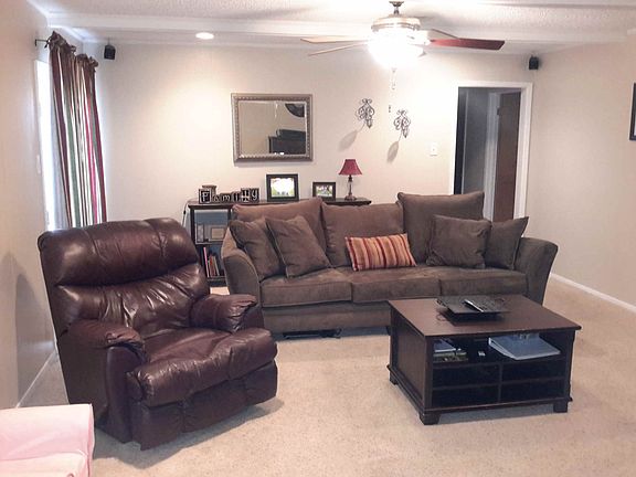 3rd image of 5407 Lake Crest Dr