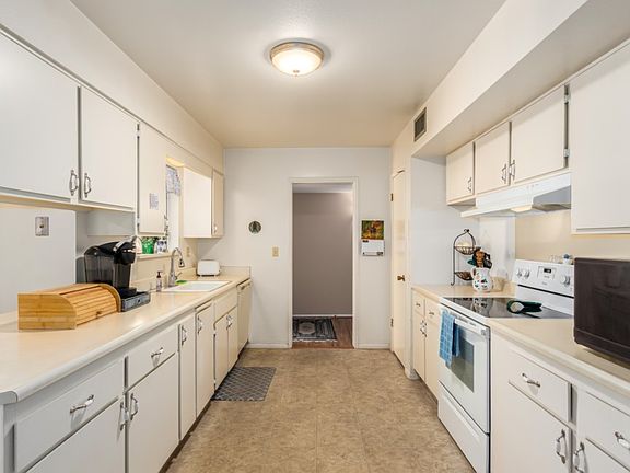 5th image of 9813 N Balboa Dr