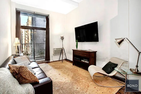 Sold by Bond New York | media 1