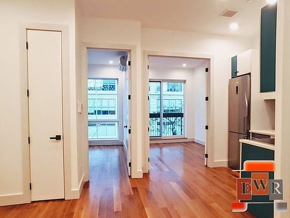5th image of 509 Vanderbilt Ave #3E
