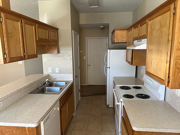 5th image of 3408 Toledo Dr #3408B