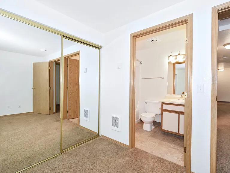 Fawnbrook Apartments — Photo 7