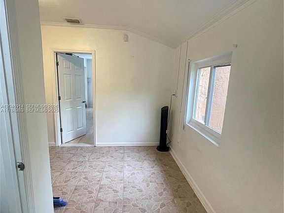 5th image of 1211 NE 130th St #1