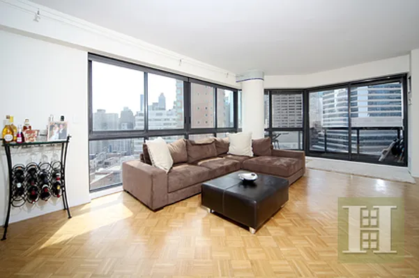 Rented by Halstead Real Estate | media 38