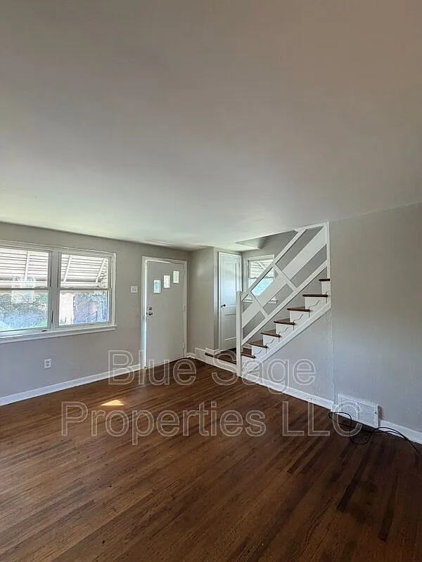 2 bed, 1.0 bath, 896 sqft, $1,345 — Photo 4