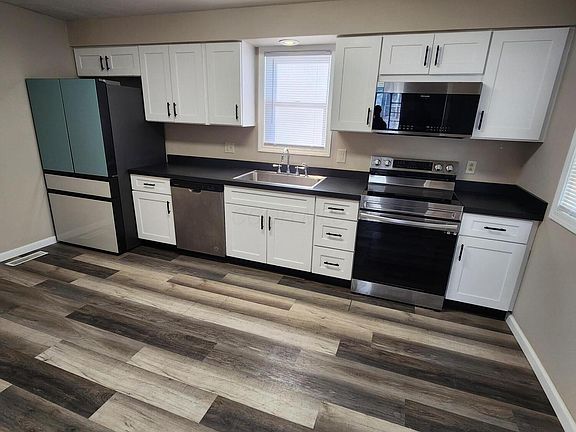 4th image of 805 Silver St