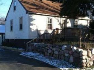 2065 Beechmont St, Keego Harbor, MI 48320