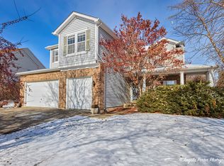 1046 Evergreen St, Mundelein, IL 60060