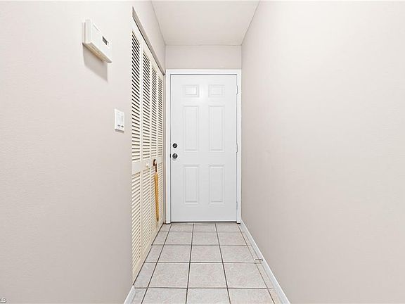 3rd image of 5258 Treetops DR #J103