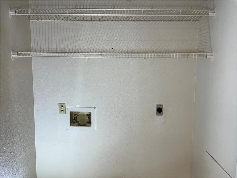 2415 W Slaughter Ln #D — Photo 17