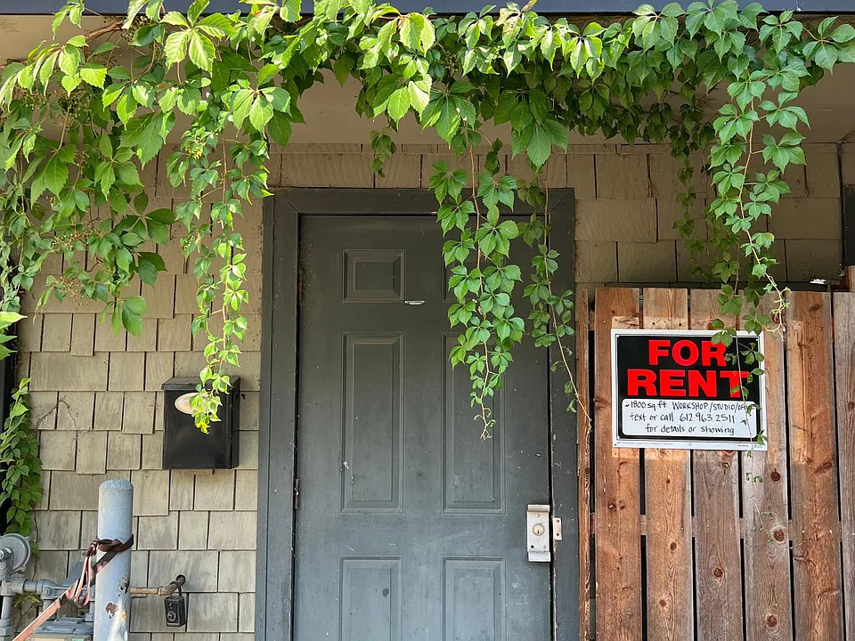 310 Division St S