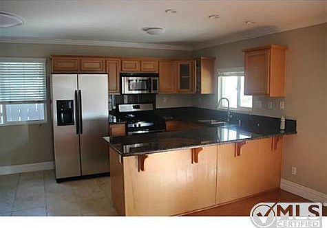 2nd image of 1133 Persimmon Ave Unit 8