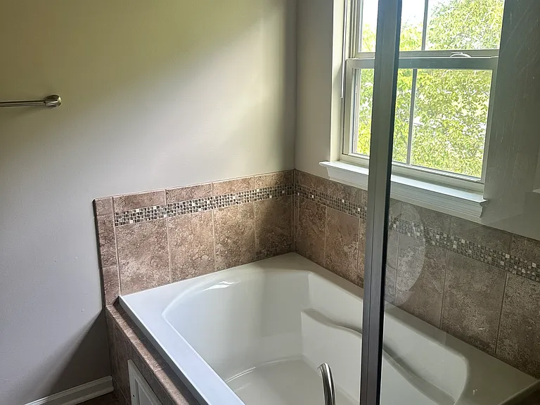 859 Beacon Ln — Photo 17