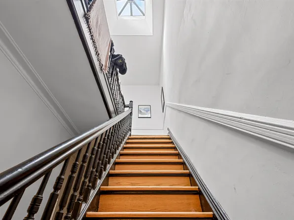 59-29 Linden Street image 12 of 22