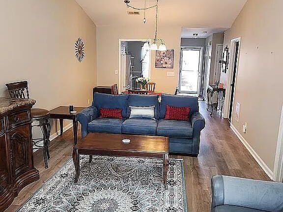 3rd image of 716 Wynbrook Square Ln