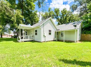 205 W 5th St, Pineville, MO 64856