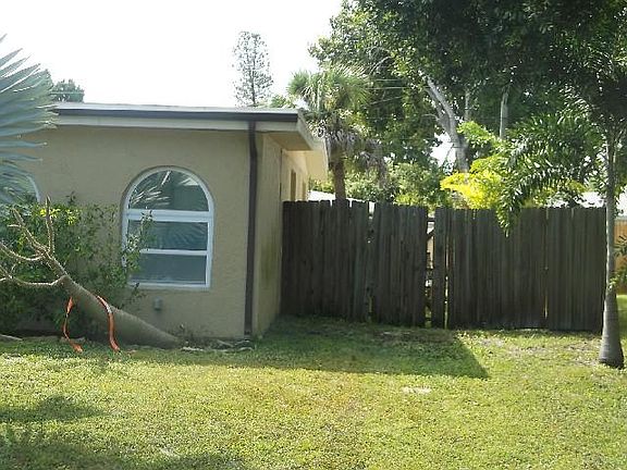 3rd image of 5660 Cedar St NE